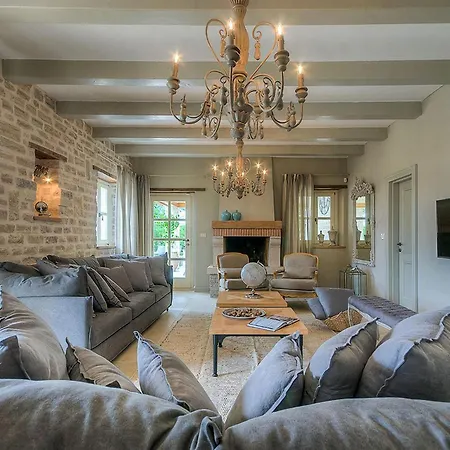 Holiday home Elena Ladici