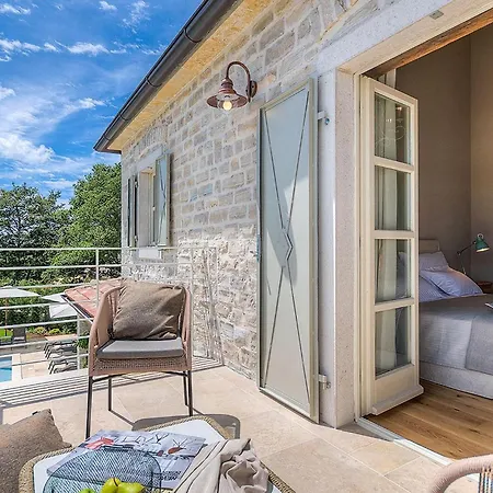 Holiday home Elena Ladici