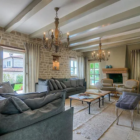 Holiday home Elena Ladici