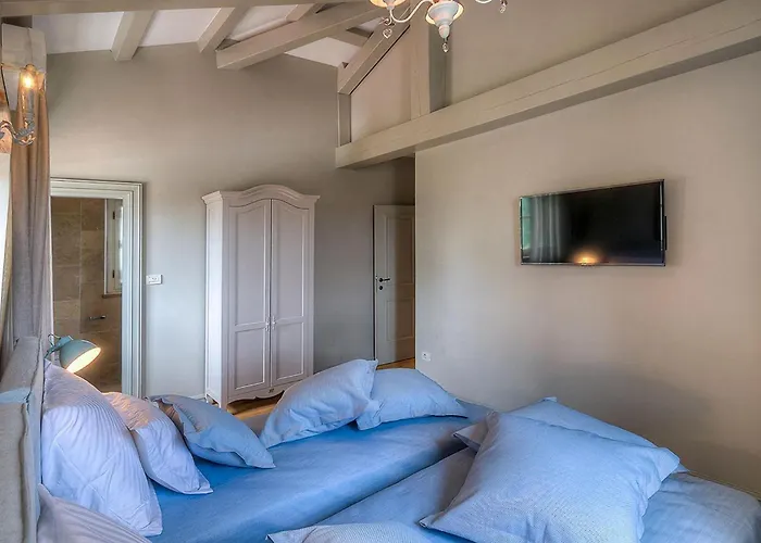 Elena Holiday home Ladici